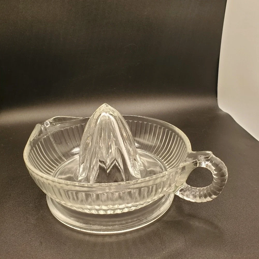Juicer Vtg Clear Glass Reamer Ribbed Pressed Glass Orange Lemon Handle Spout 7.5